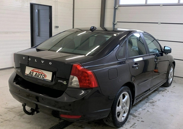 Volvo S40 cena 28900 przebieg: 203148, rok produkcji 2011 z Reszel małe 79